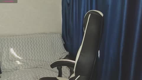 Snapshot of _kirieshka chatting on 16, 9, 2025 Molly   Emily online show from 16, 9, 2025