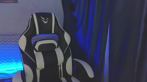 Snapshot of _kirieshka chatting on 17, 9, 2025 Molly   Emily online show from 17, 9, 2025