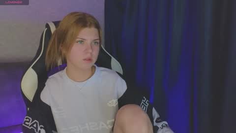 Snapshot of _kirieshka chatting on 13, 10, 2025 Molly   Emily online show from 13, 10, 2025