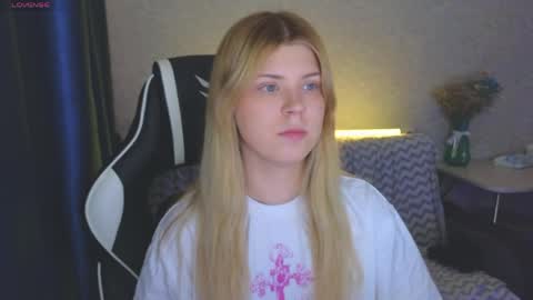 Snapshot of _kirieshka chatting on 27, 5, 2026 Molly Emily online show from 27, 5, 2026