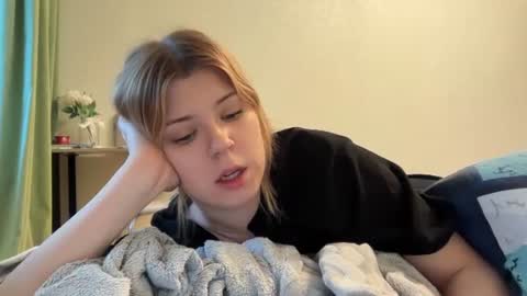 Snapshot of _kirieshka chatting on 18, 6, 2026 Molly Emily online show from 18, 6, 2026