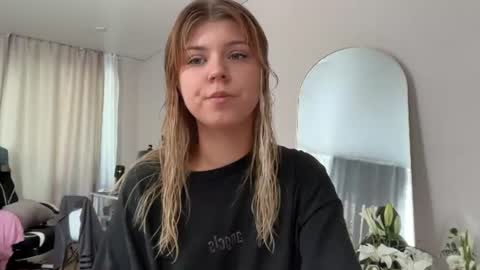 Snapshot of _kirieshka chatting on 2, 7, 2026 Molly Emily online show from 2, 7, 2026