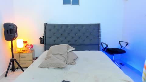 your favorite girl online show from 16, 1, 2025