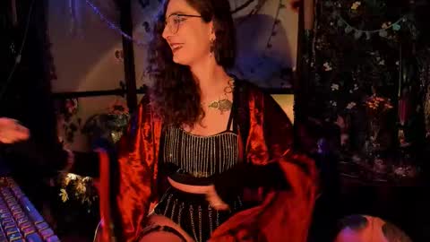 Lady Luna online show from 11, 10, 2025