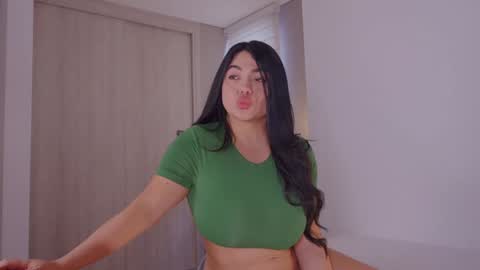 Alejandra suescun online show from 4, 2, 2025