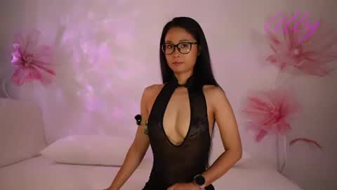 Snapshot of _lillilly_ chatting on 7, 7, 2026 _lillilly_ online show from 7, 7, 2026