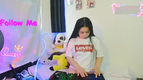 Snapshot of _litle_mily_ chatting on 5, 6, 2026 Mily online show from 5, 6, 2026