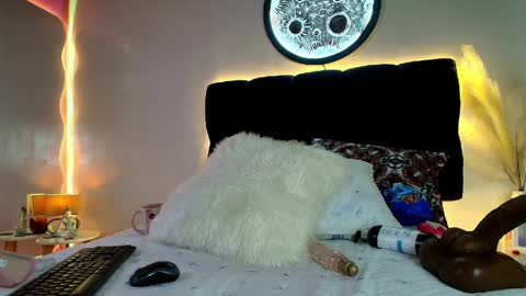 Lorrayne online show from 4, 4, 2026