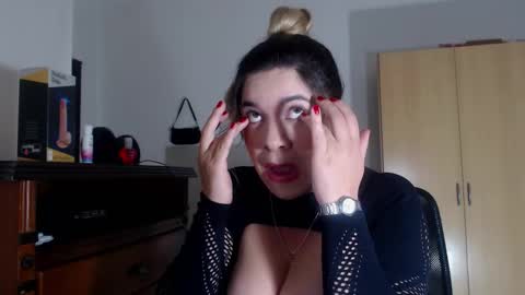 Snapshot of _lunagold_ chatting on 4, 2, 2026 _lunagold_ online show from 4, 2, 2026