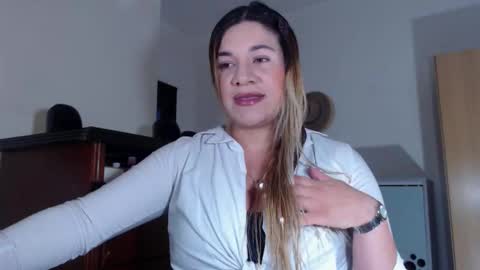 Snapshot of _lunagold_ chatting on 9, 2, 2026 _lunagold_ online show from 9, 2, 2026