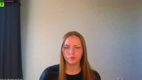 Snapshot of _lysafeta_ chatting on 12, 9, 2025 Welcome guys  Pleasure to see you all here  My name is Lysafeta and MichaelaTip menu is active Private is open  online show from 12, 9, 2025