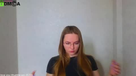 Snapshot of _lysafeta_ chatting on 27, 4, 2026 Welcome guys Pleasure to see you all here My name is Lysafeta and MichaelaTip menu is active Private is open online show from 27, 4, 2026