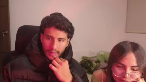 max and abby online show from 17, 7, 2026