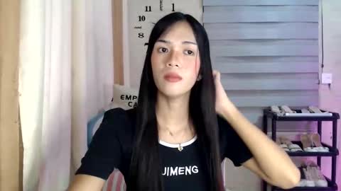 Snapshot of _mellyxxx chatting on 19, 5, 2026 Melly online show from 19, 5, 2026