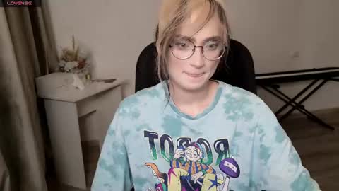 Snapshot of _meow_neko_ chatting on 22, 7, 2026 _meow_neko_ online show from 22, 7, 2026