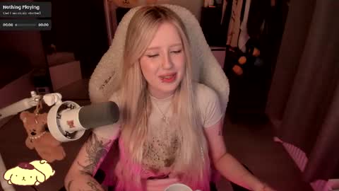 Snapshot of _meowmiko__ chatting on 26, 7, 2026 miko3 online show from 26, 7, 2026