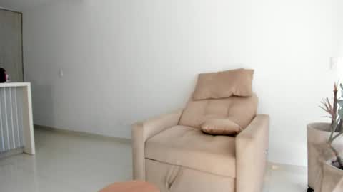 Snapshot of _mia_peach chatting on 15, 5, 2026 _mia_peach online show from 15, 5, 2026