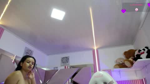  Mia  online show from 15, 9, 2025