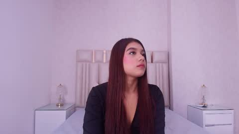 Mia  online show from 13, 4, 2026