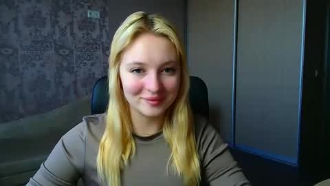 Snapshot of _mila_la_ chatting on 9, 2, 2026 Melanie online show from 9, 2, 2026