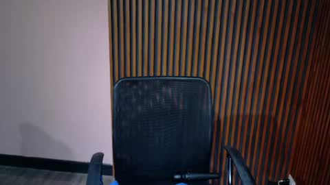 Snapshot of _mileyross chatting on 4, 7, 2026 Call me Miley online show from 4, 7, 2026