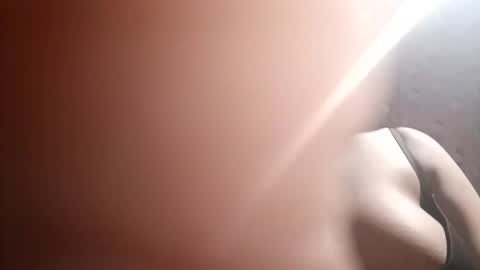 _milkytitsmomxx_ online show from 8, 3, 2025