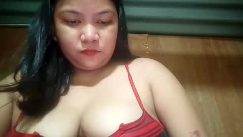 Snapshot of _milkytitsmomxx_ chatting on 3, 5, 2026 _milkytitsmomxx_ online show from 3, 5, 2026
