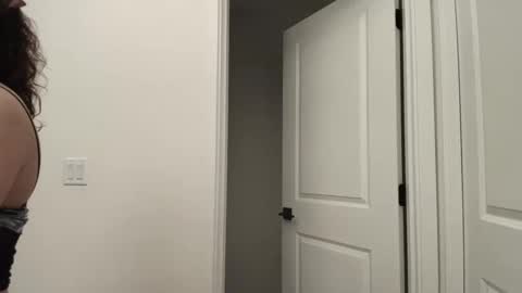 Mina online show from 10, 1, 2025