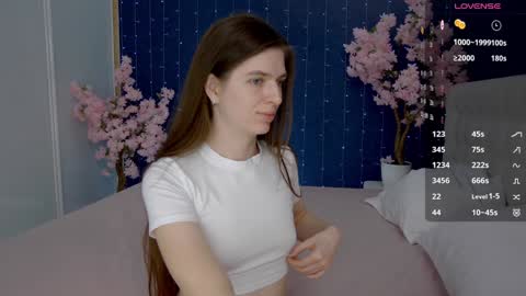 Snapshot of _mirror_girl chatting on 5, 2, 2025 Victoria online show from 5, 2, 2025