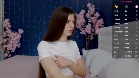 Snapshot of _mirror_girl chatting on 11, 3, 2025 Victoria online show from 11, 3, 2025