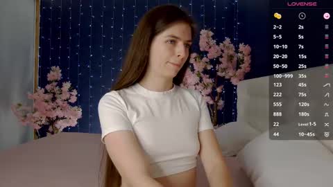 Snapshot of _mirror_girl chatting on 12, 9, 2025 Victoria online show from 12, 9, 2025