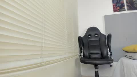 _molly_rosse_ online show from 13, 4, 2026