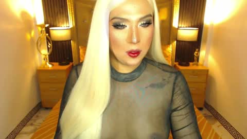 _natashacooper_ online show from 9, 4, 2026