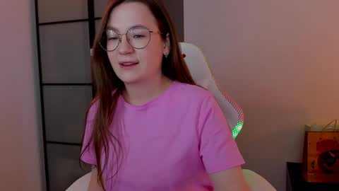 Mia with a big heart  online show from 7, 2, 2025