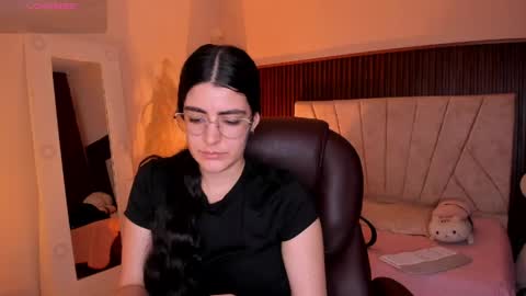 Niah  You can call me Ni or cutie haha online show from 15, 4, 2026