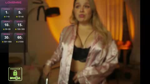 Snapshot of _noitanitsarcorp_ chatting on 25, 11, 2025 R online show from 25, 11, 2025