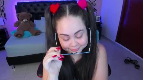 Olivia jones online show from 2, 3, 2026