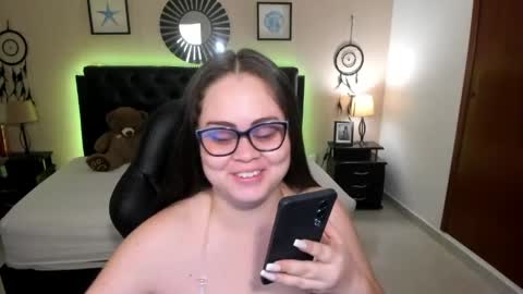 Snapshot of _oliviajoness chatting on 23, 4, 2026 Olivia jones online show from 23, 4, 2026