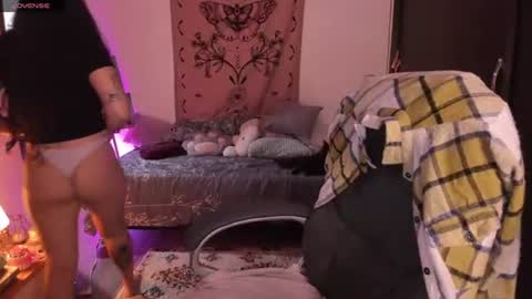 Snapshot of _peach__ chatting on 15, 6, 2026 violeta ig online show from 15, 6, 2026