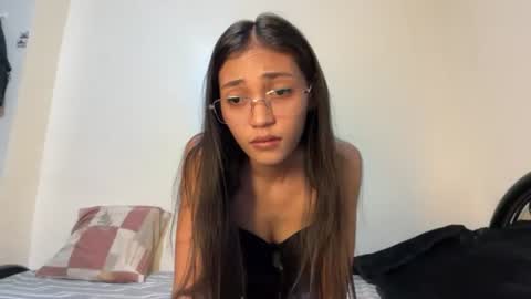 Snapshot of _petitechloe chatting on 14, 6, 2026 _petitechloe online show from 14, 6, 2026