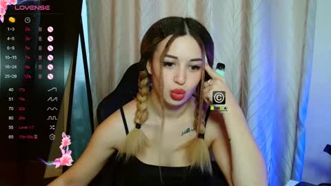 Snapshot of _pretty_cherry_ chatting on 5, 10, 2025 _pretty_cherry_ online show from 5, 10, 2025