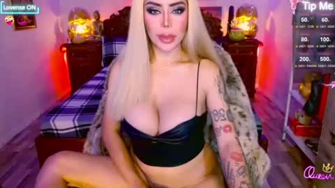 Snapshot of _queengoddess_ chatting on 28, 6, 2026 Hi my name is selinaim glad to meet everyone here online show from 28, 6, 2026