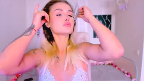 Snapshot of _ravena chatting on 5, 10, 2025 _ravena online show from 5, 10, 2025