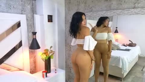 Snapshot of _saara_evans_ chatting on 12, 9, 2025 Sara online show from 12, 9, 2025