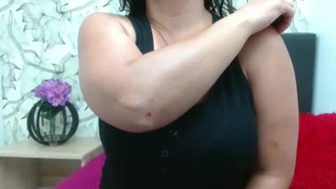 _saraximena_ online show from 12, 2, 2026