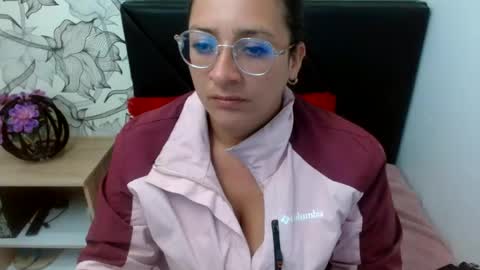_saraximena_ online show from 22, 7, 2026