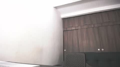 Juan Pablo-independent model online show from 10, 4, 2026