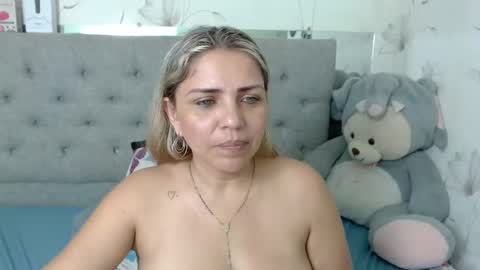 Snapshot of _sexyredhead_ chatting on 5, 1, 2025 KATA online show from 5, 1, 2025