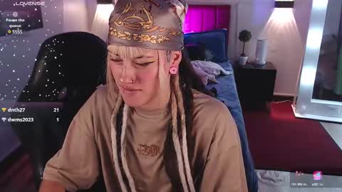 _sharlotte777 online show from 7, 3, 2025