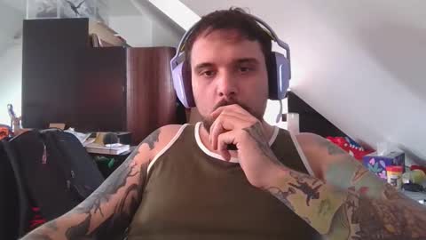 Snapshot of _smiley_bear27 chatting on 6, 10, 2025 _smiley_bear27 online show from 6, 10, 2025